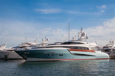 yatchspot|when is a boat considered a yacht.